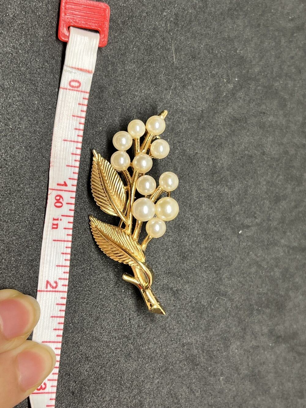 Vintage Crown Trifari Floral Branch Leaf Pearl Golden Large Brooch Pin